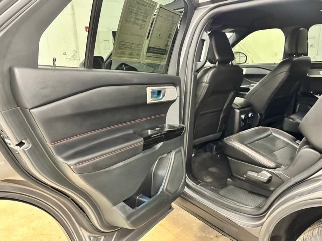 Used 2023 Gray Ford ST-Line image 19