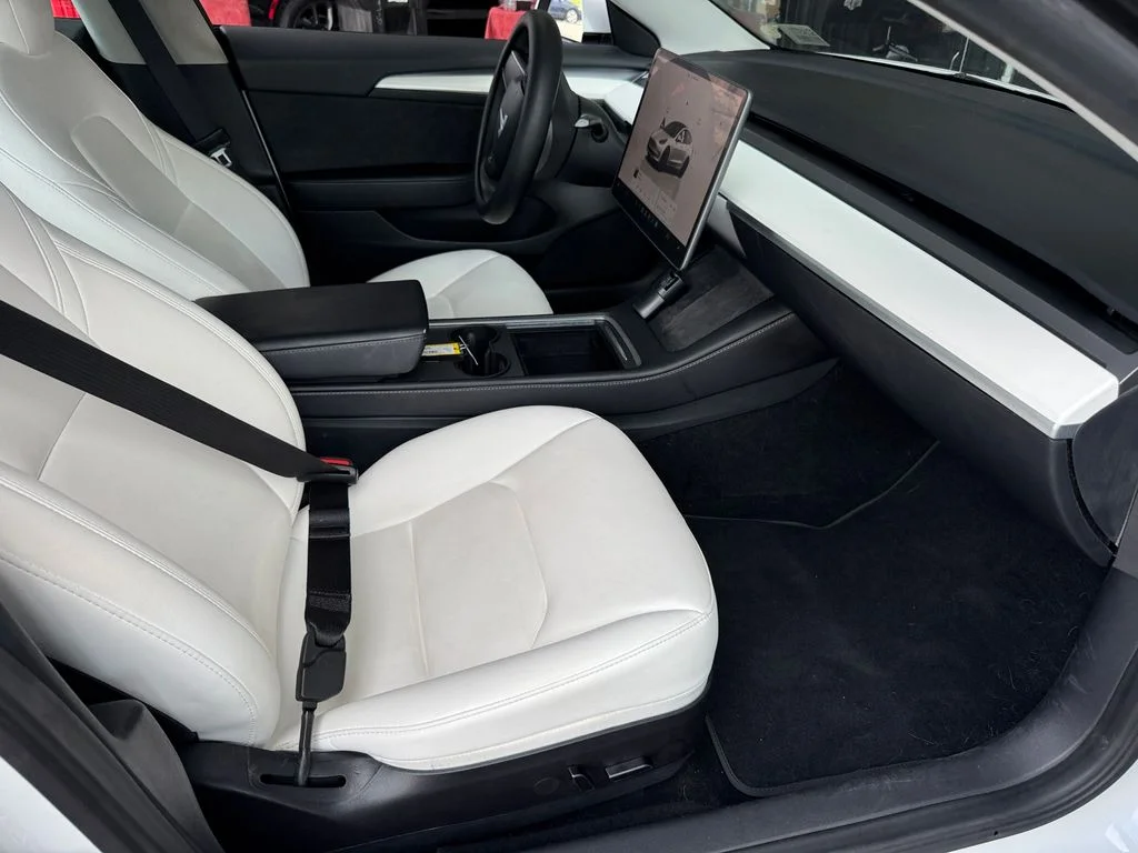Used 2023 White Tesla Performance image 4