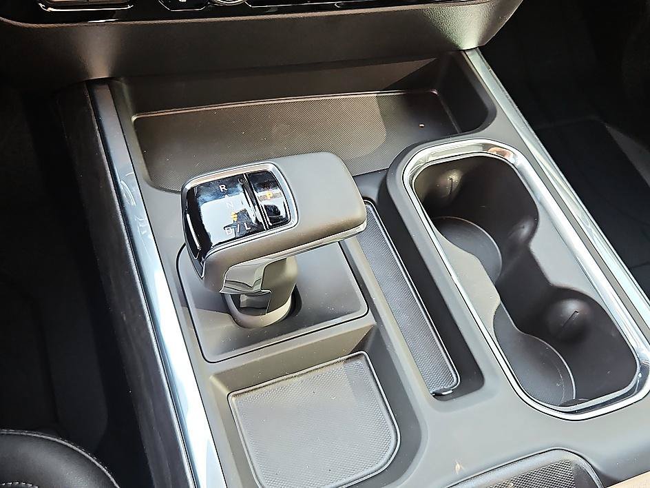 2026 Chevrolet Silverado 1500 LTZ - Photo 19