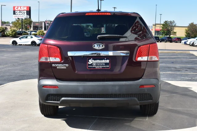 Used 2013 Red Kia LX image 6