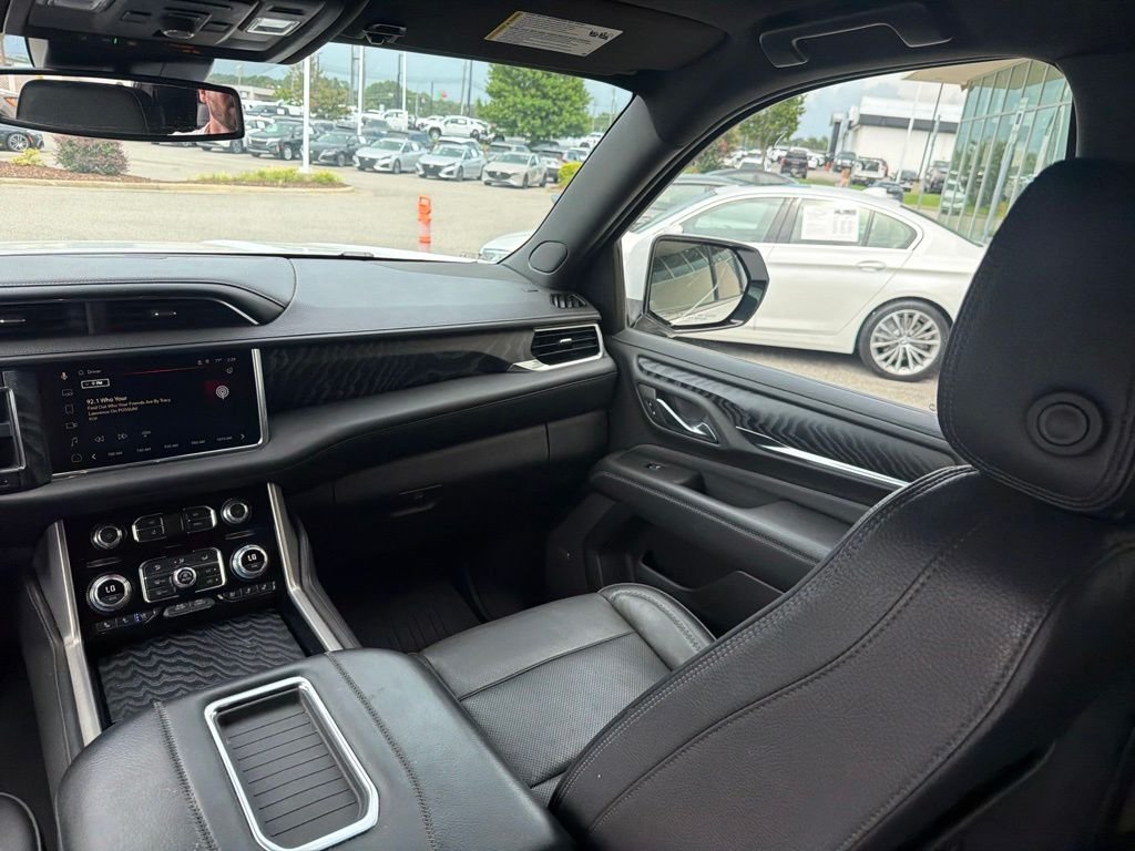 Used 2023 White GMC Denali image 29