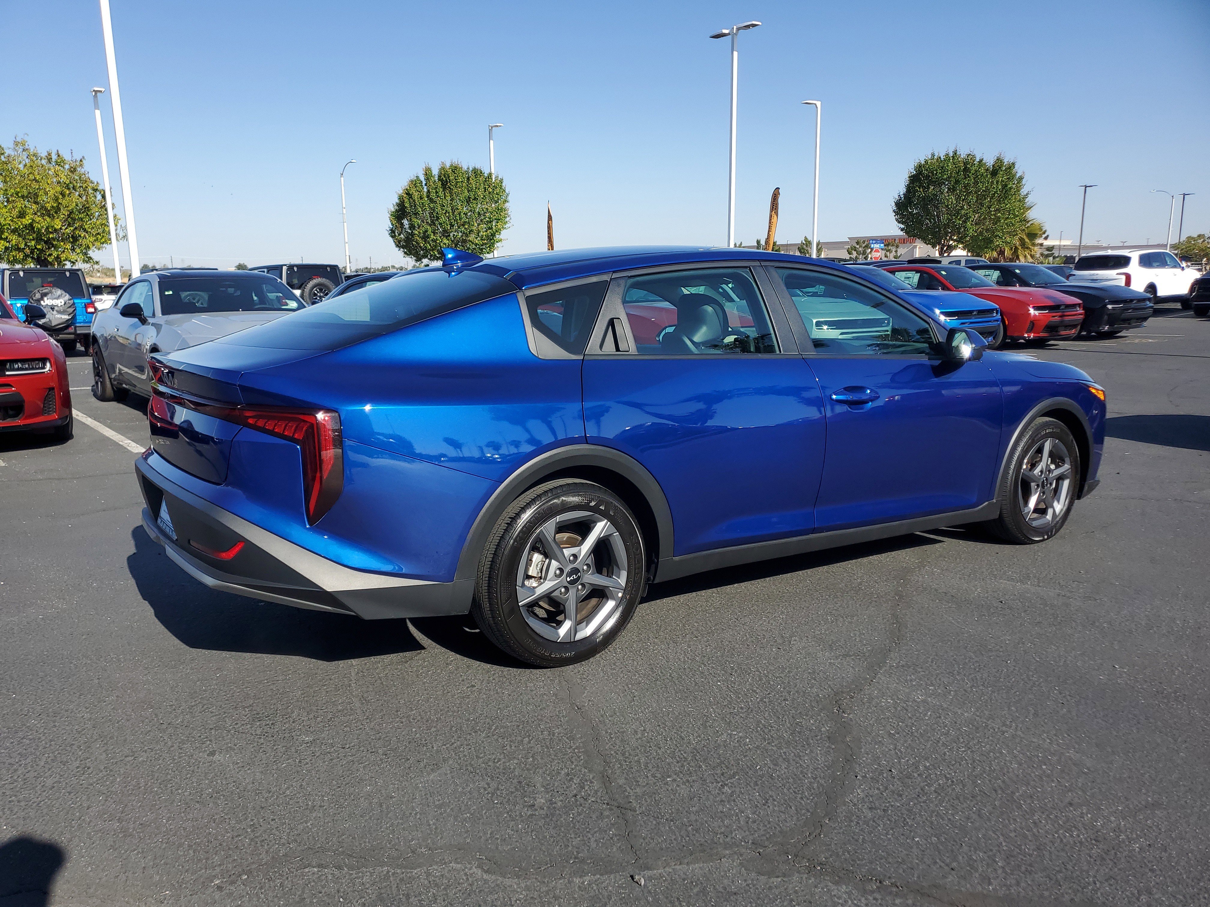 Used 2025 Blue Kia LXS image 3