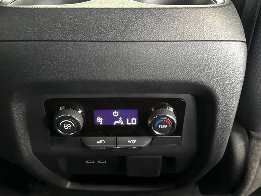 2027 Chevrolet Traverse LT - Photo 26