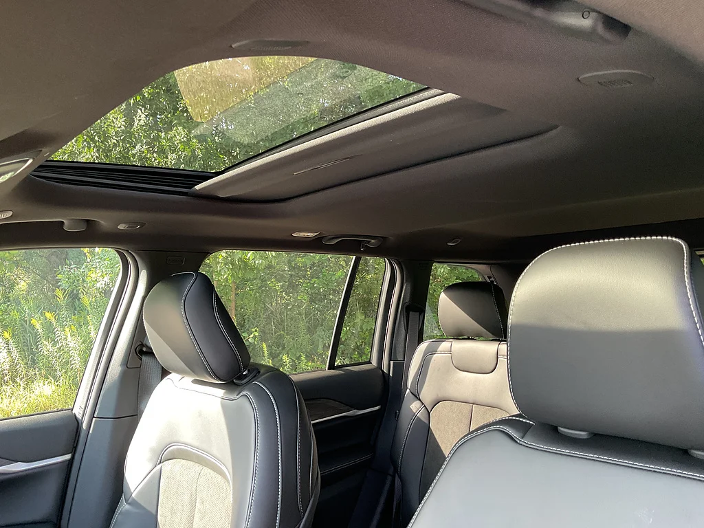 New 2027 High Gloss Black Jeep Laredo Altitude image 13