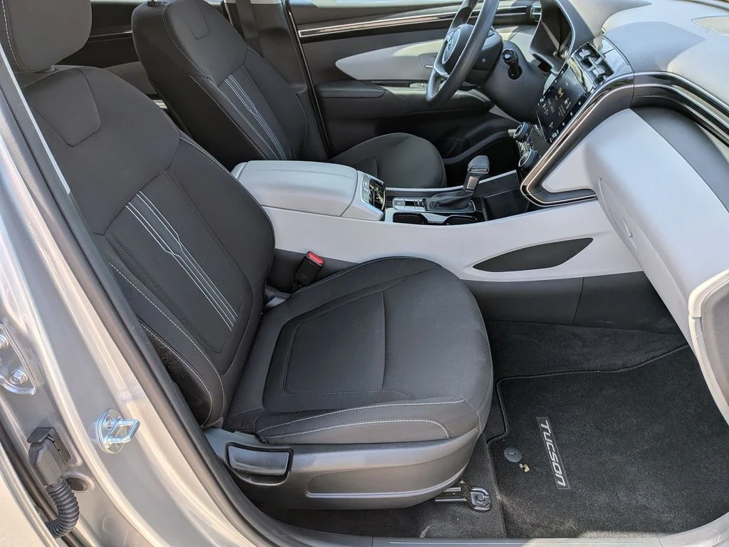 Used 2023 Silver Hyundai SEL image 30