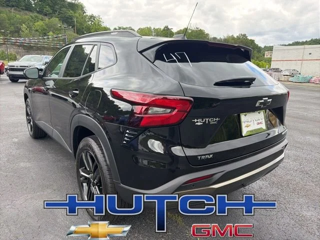 New 2026 Mosaic Black Metallic Chevrolet ACTIV image 4