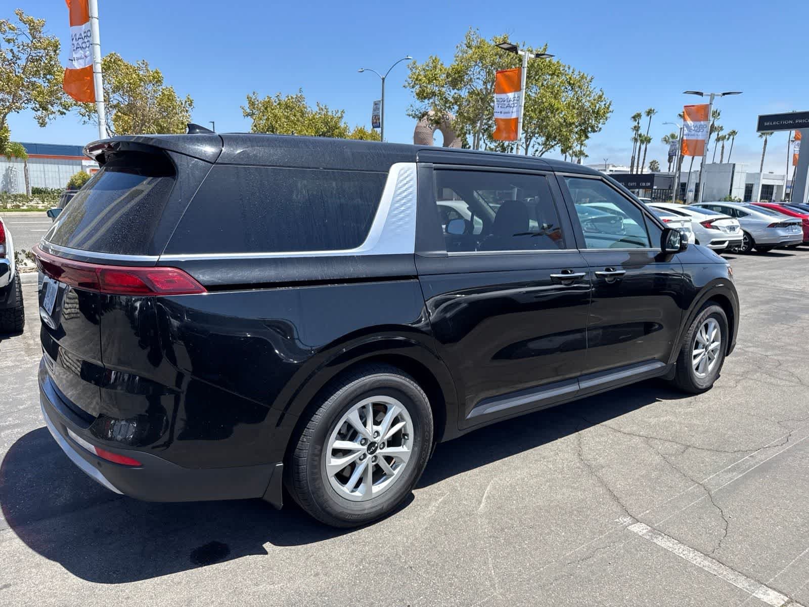 Used 2024 Aurora Black Pearl Kia LX image 12