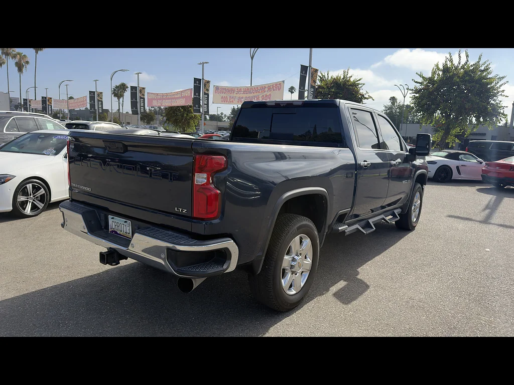 Used 2021 Northsky Blue Metallic Chevrolet LTZ image 3