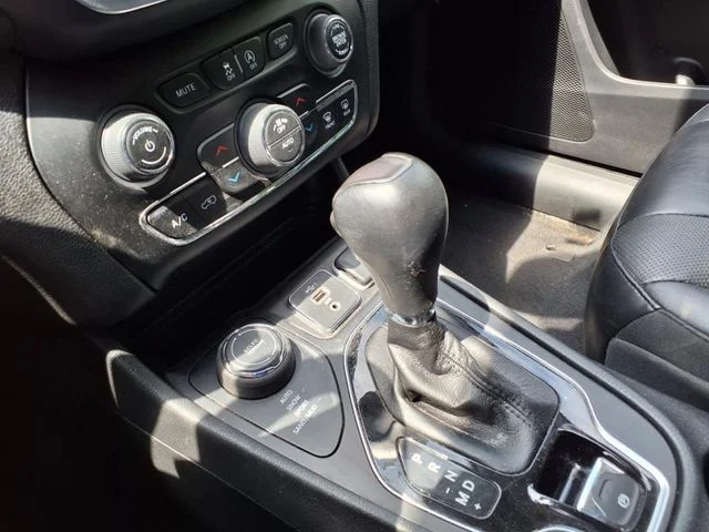 2023 Jeep Cherokee Altitude Lux - Photo 11
