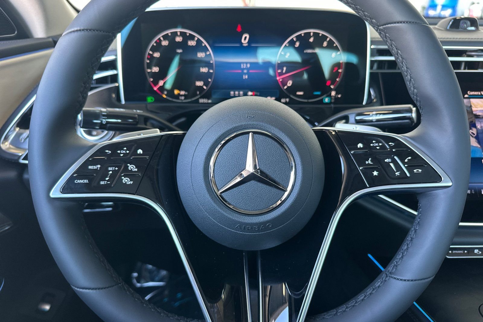 2026 Mercedes-Benz E-Class E350 - Photo 20