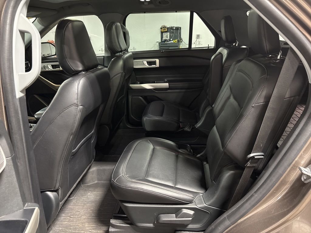 Used 2021 Gray Ford Limited image 30