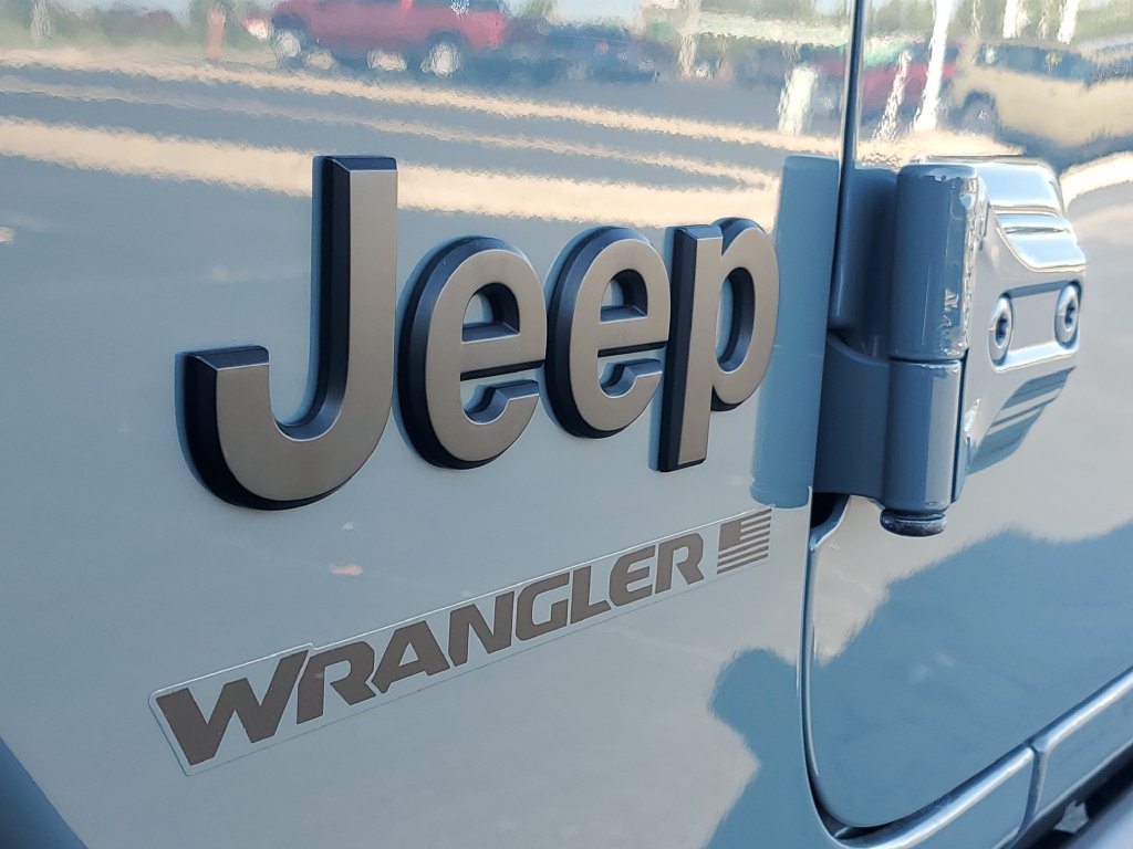 Used 2024 Gray Jeep Willys image 7