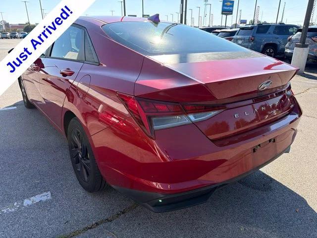 Used 2022 Red Hyundai Blue image 5