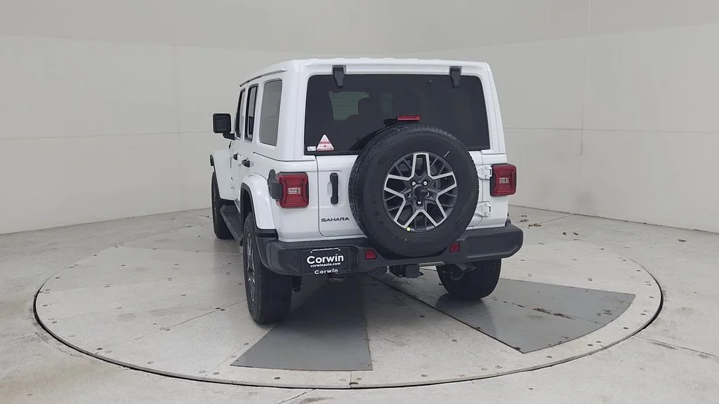 New 2026 Bright White Clear-Coat Exterior Paint Jeep Sahara image 12