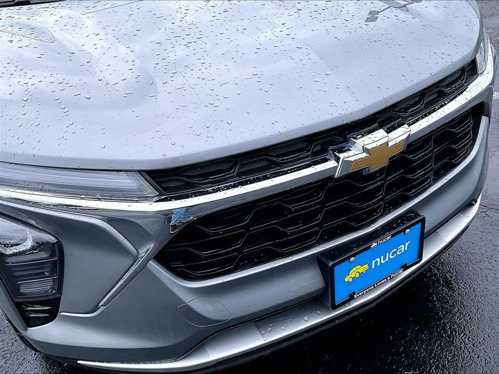 Used 2024 Gray Chevrolet LT image 29
