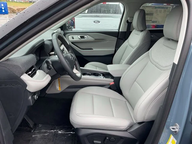 New 2026 Vapor Blue Metallic Ford Active image 18