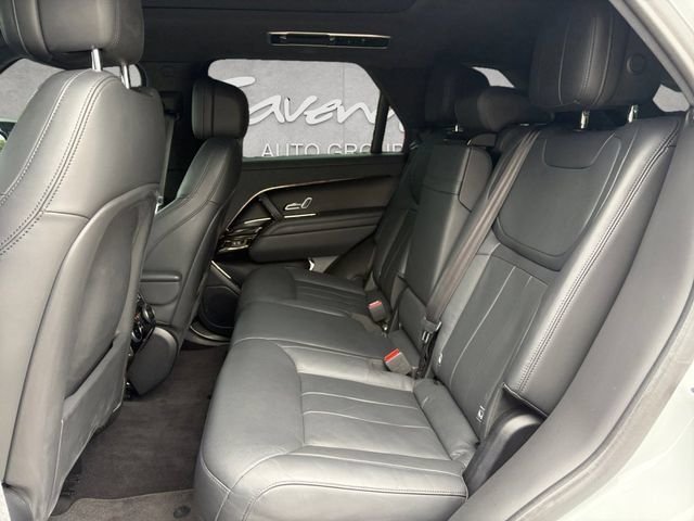Used 2023  Land Rover SE Dynamic image 23