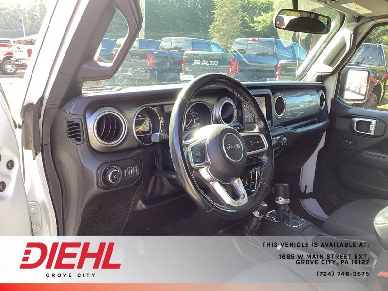 Used 2019 White Jeep Unlimited Sahara image 20