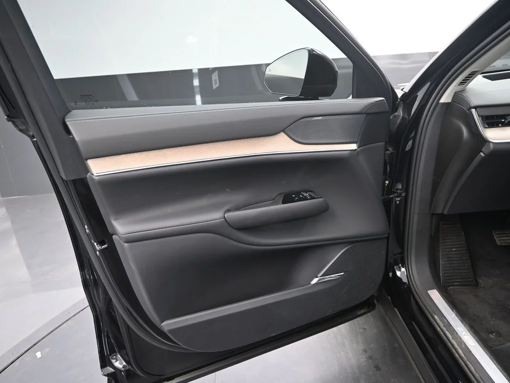 2025 Volvo EX90 Plus - Photo 11