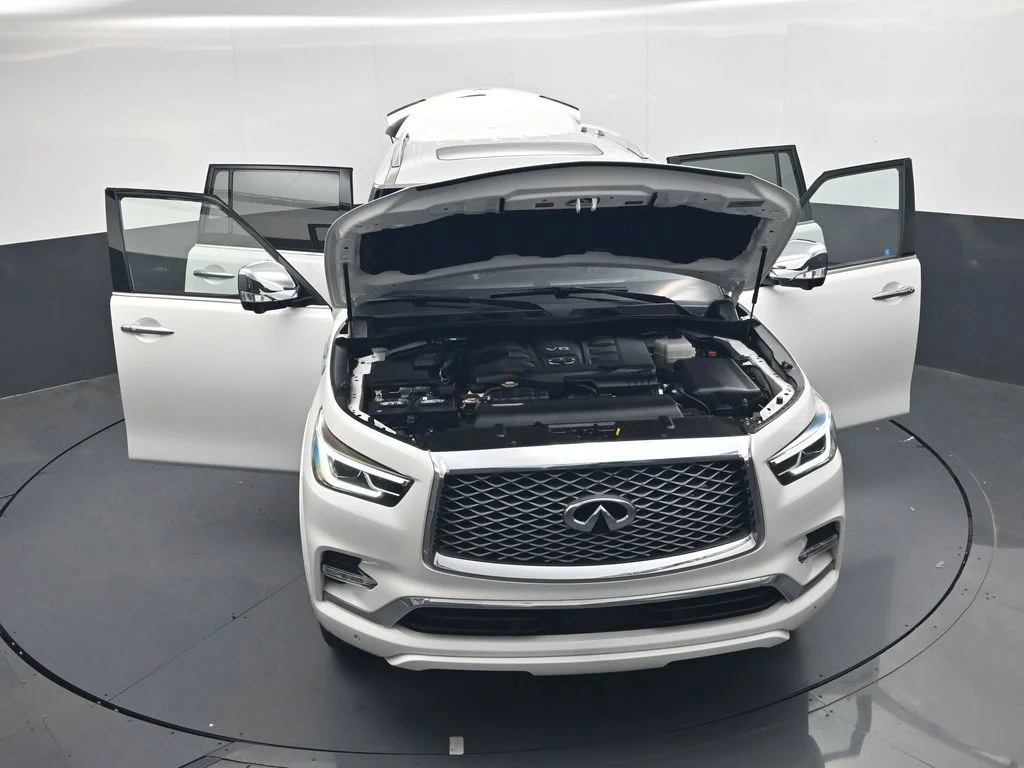 Used 2023 White INFINITI Sensory image 54
