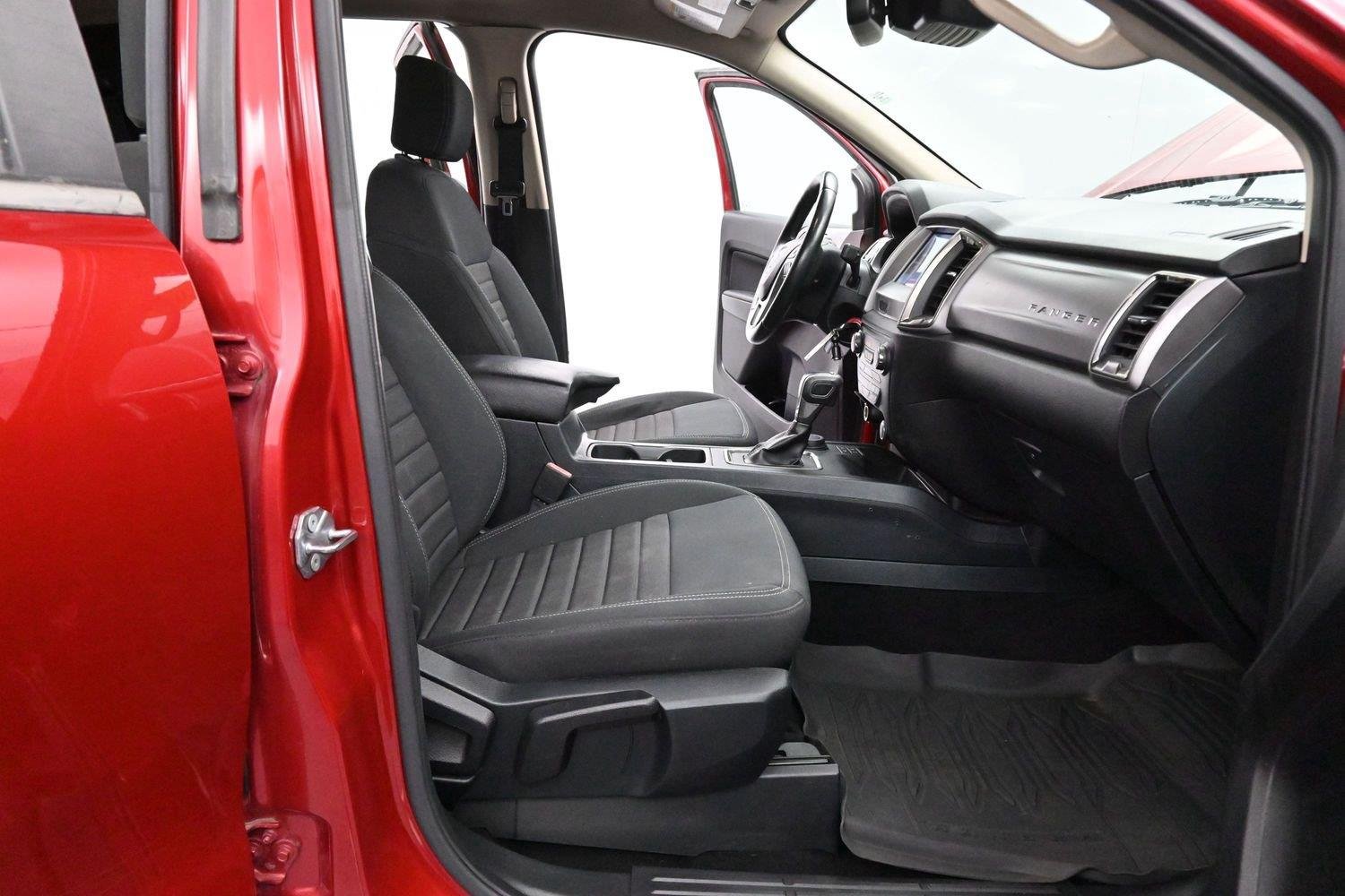 Used 2021 Rapid Red Metallic Tinted Clearcoat Ford XLT image 29