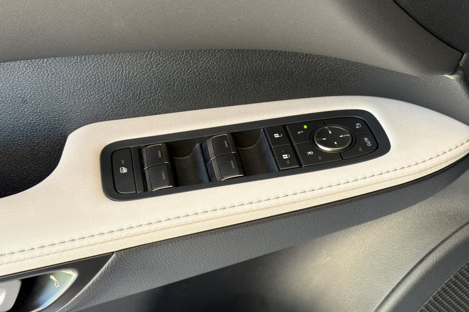2026 Lexus RX Hybrid 350h - Photo 13