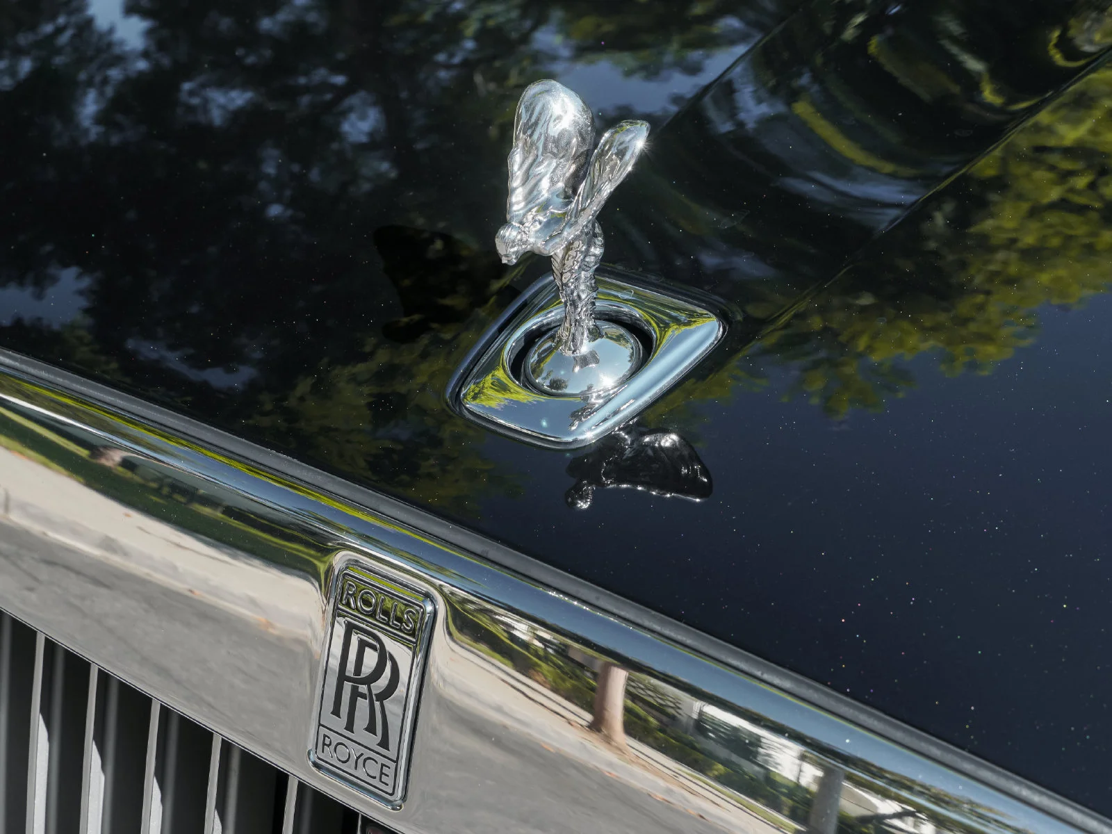 Certified Used 2021 Black Diamond Rolls-Royce  image 32
