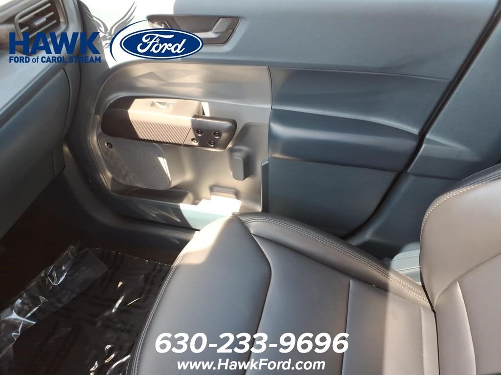 Used 2025 Gray Ford Lariat image 27