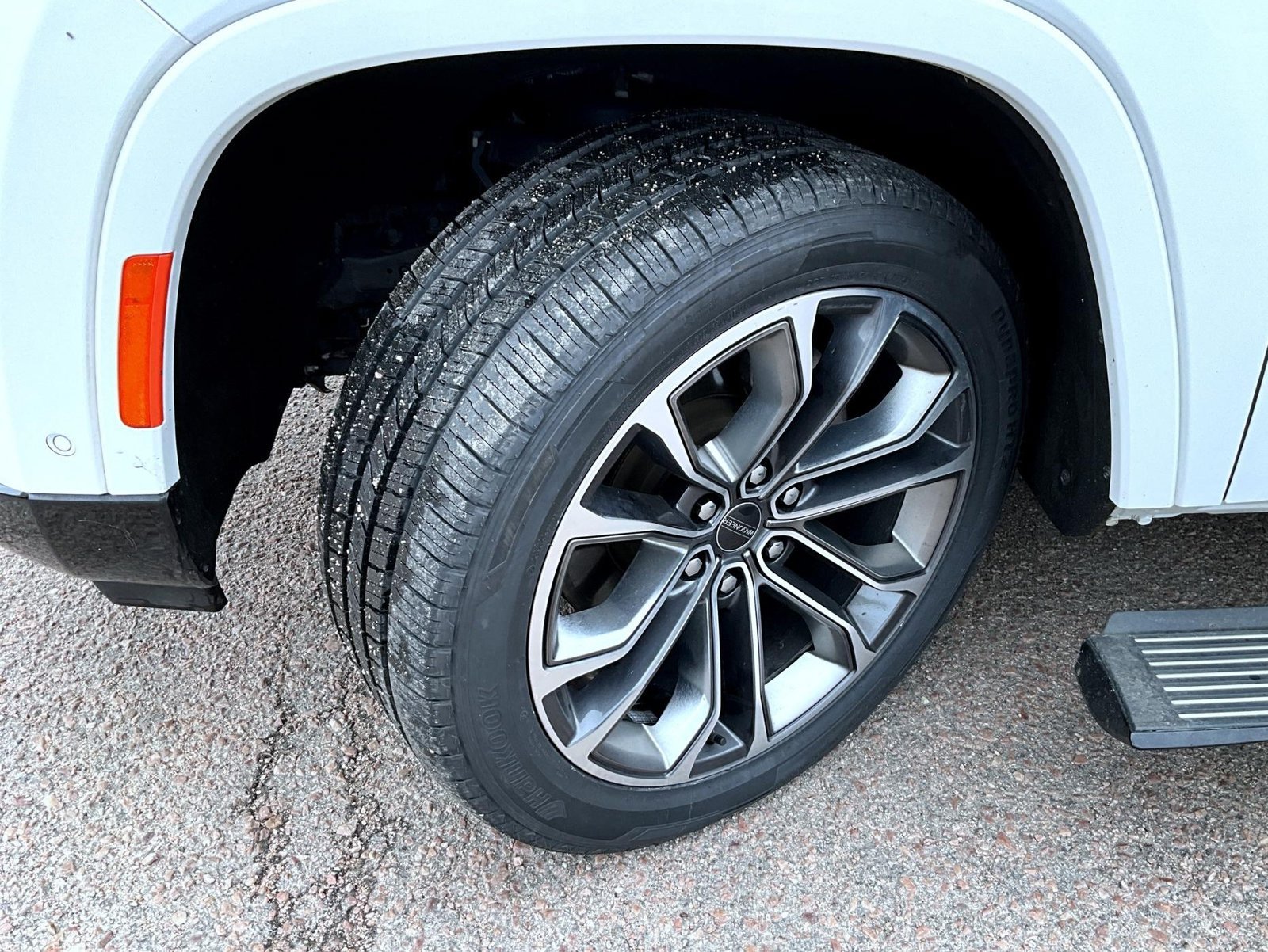 Used 2023 White Jeep Series III image 25
