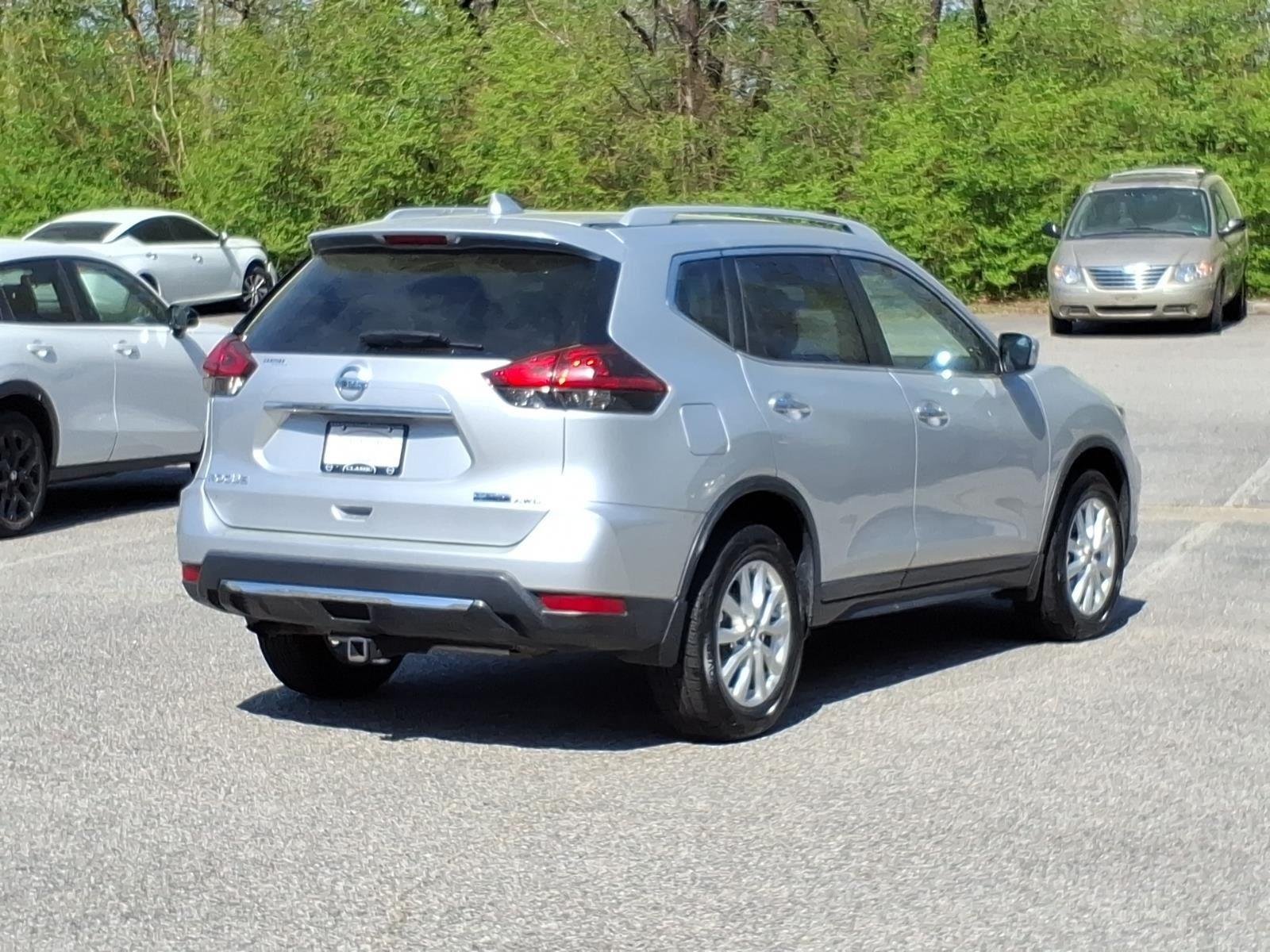 Used 2019 Gun Metallic Nissan S image 7