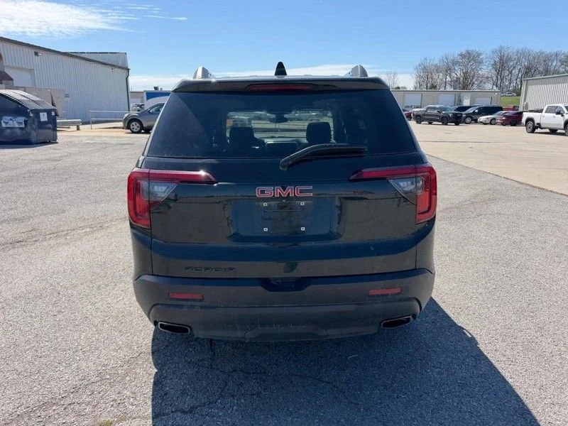 Used 2023 Ebony Twilight Metallic GMC SLE image 4