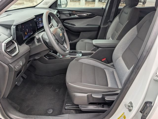 Used 2025 White Chevrolet LT image 8