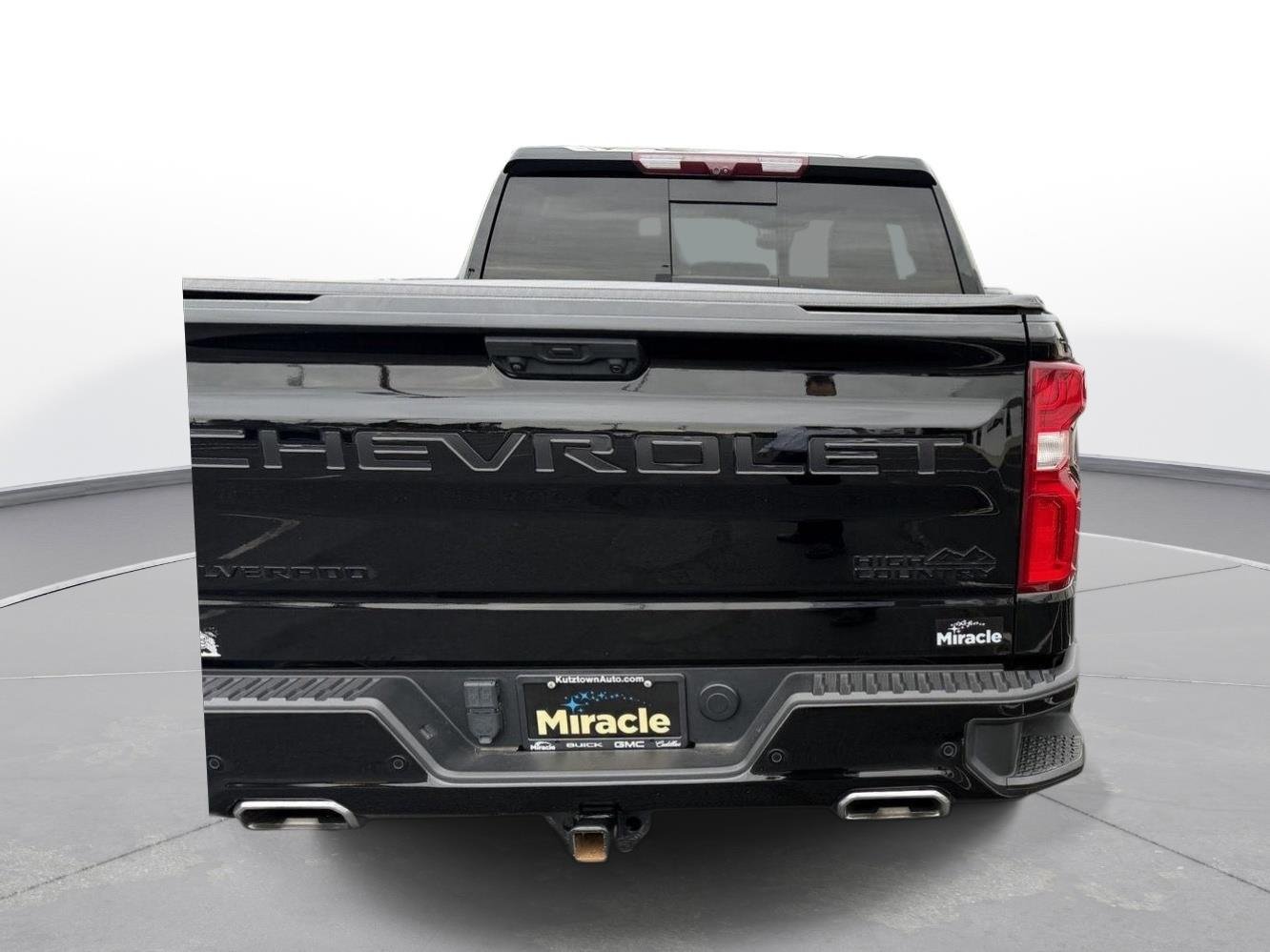 Used 2023 Black Chevrolet High Country image 6