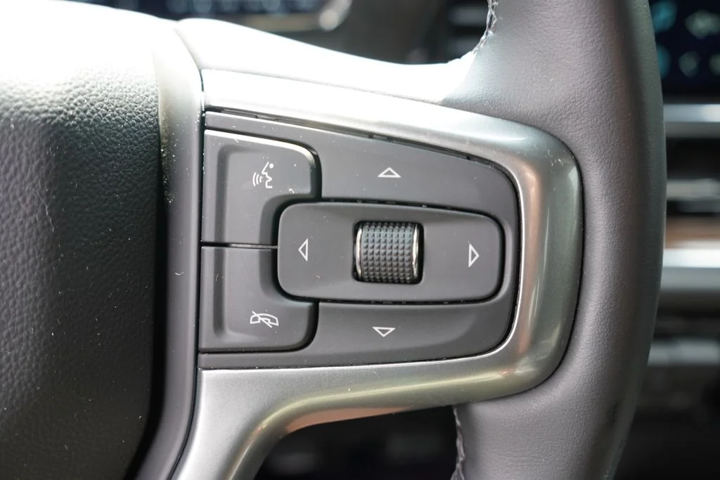Used 2025 Sterling Gray Metallic Chevrolet LT image 32