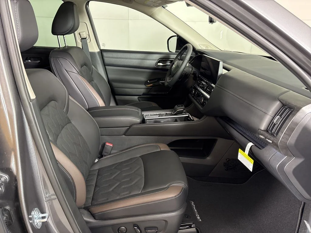 New 2026 Gun Metallic Nissan Platinum image 17