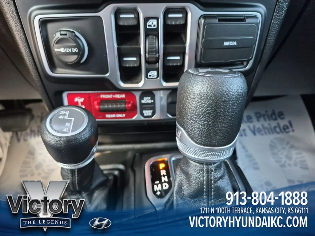Used 2025 Blue Jeep Rubicon image 18