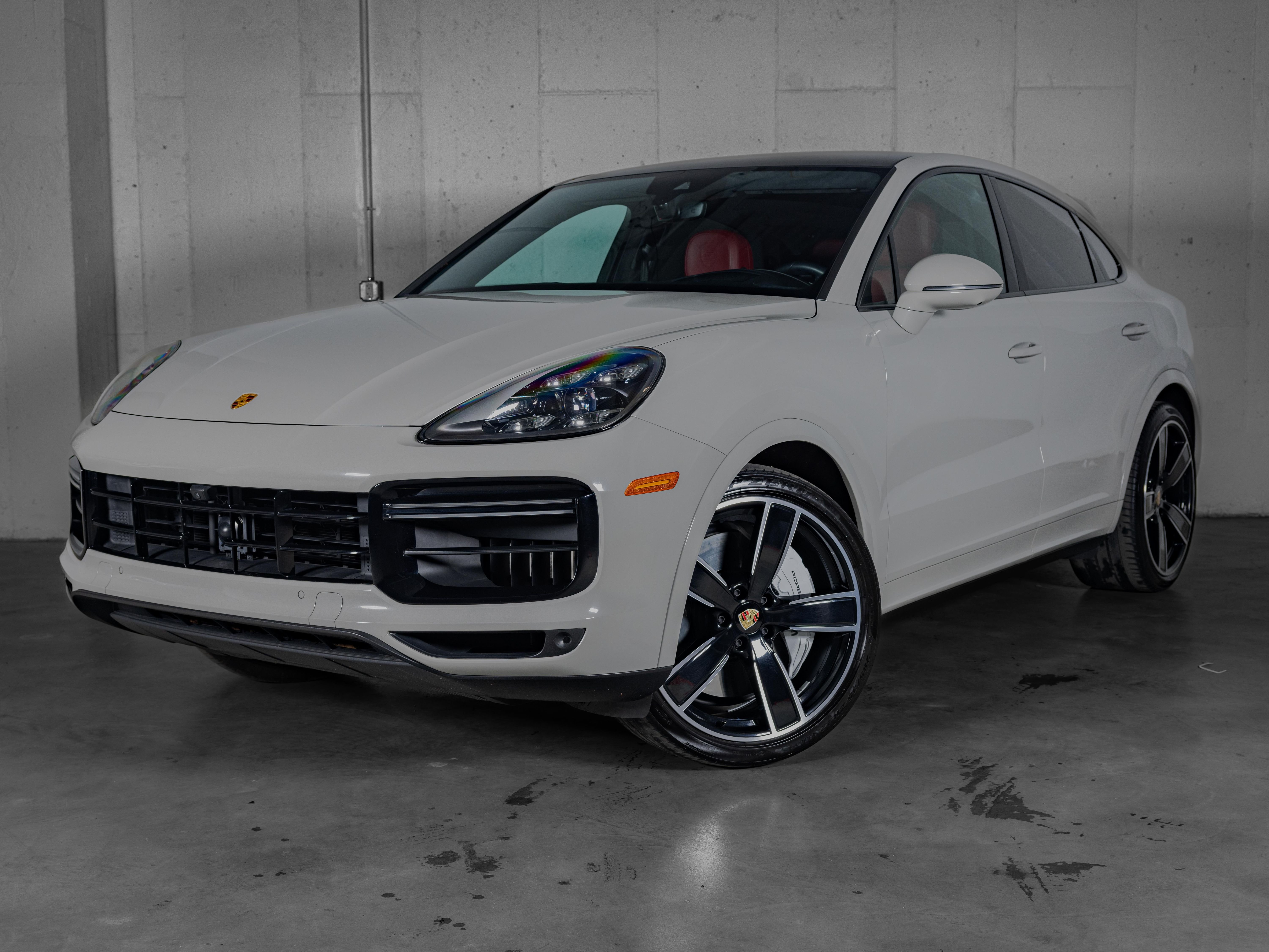 2023 Porsche Cayenne Turbo's photo