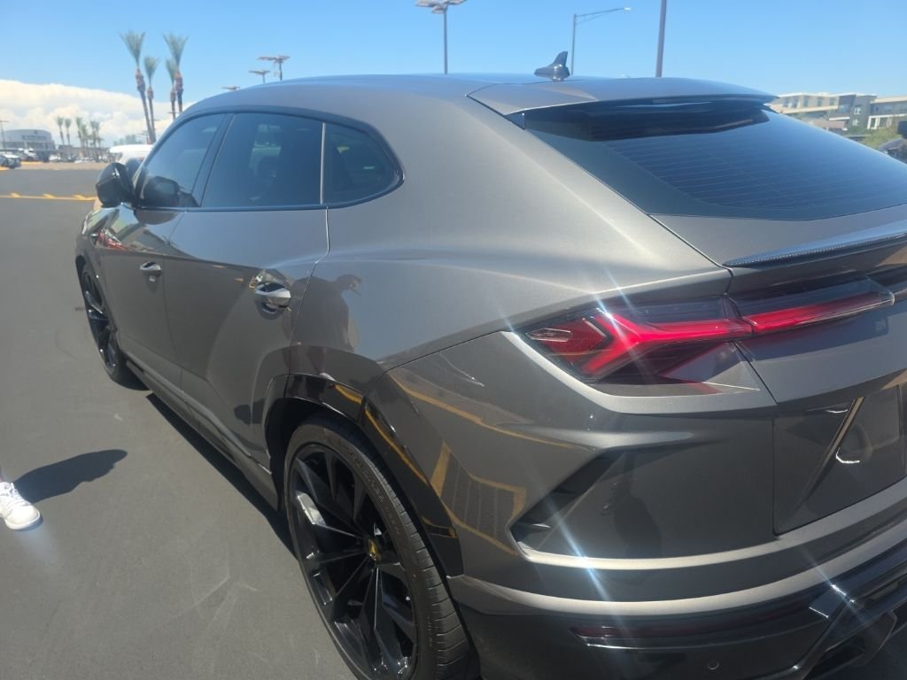 Used 2021 Grigio Telesto Pearl Lamborghini  image 3