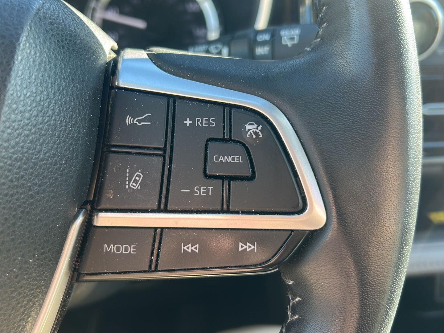 Used 2023 Wind Chill Pearl Toyota XLE image 16