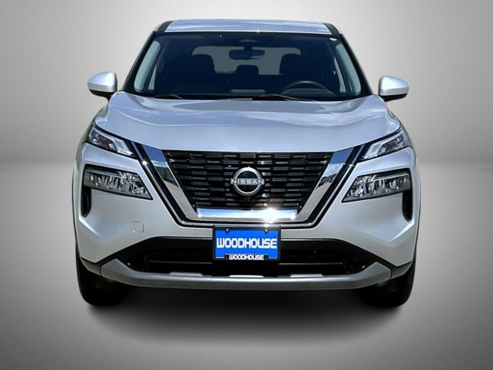 Used 2023 Silver Nissan SV image 2