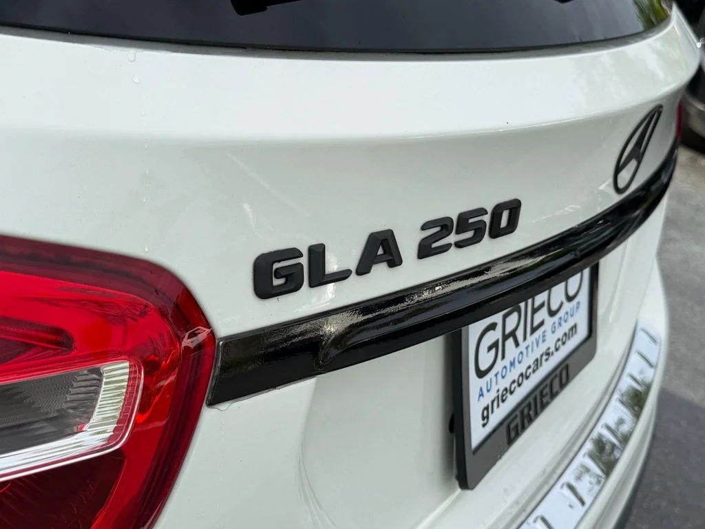 Used 2017 White Mercedes-Benz GLA 250 image 12