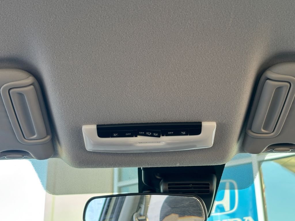 2025 Nissan Versa Sedan SV - Photo 19
