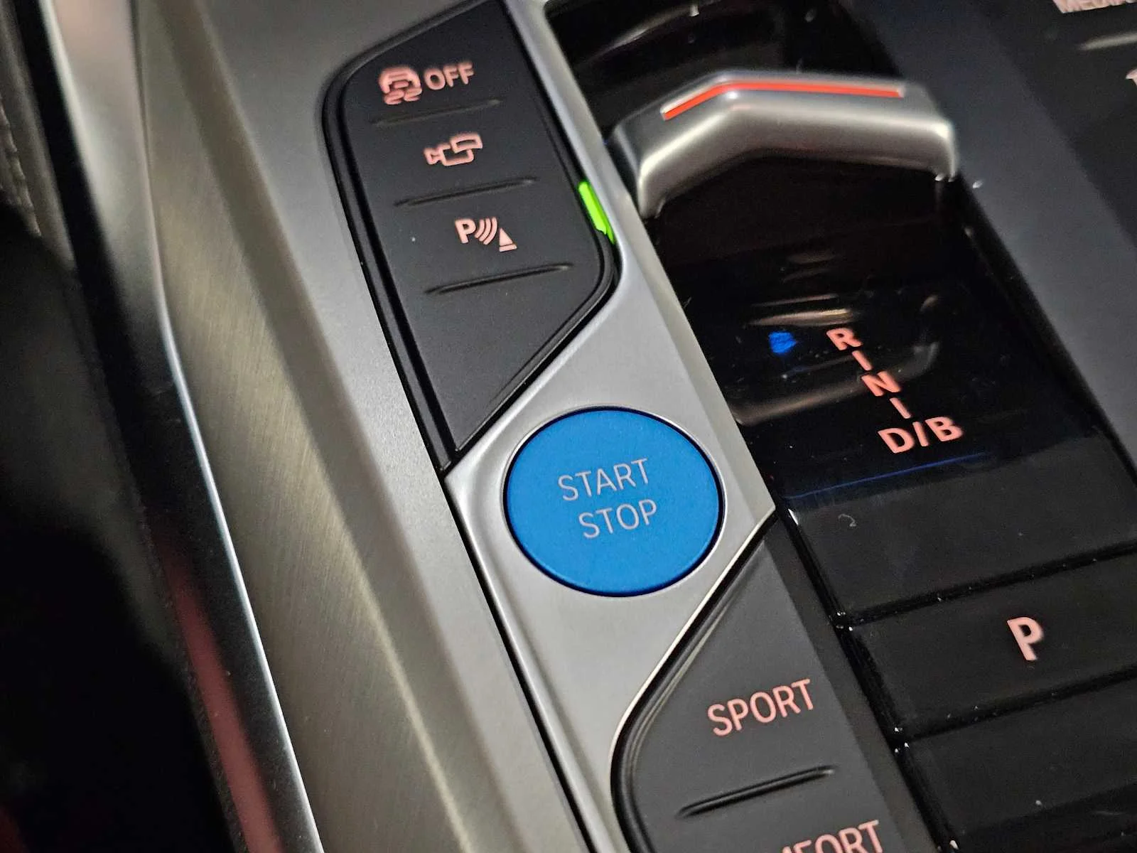 New 2026 Dravit Grey Metallic BMW xDrive40 image 20