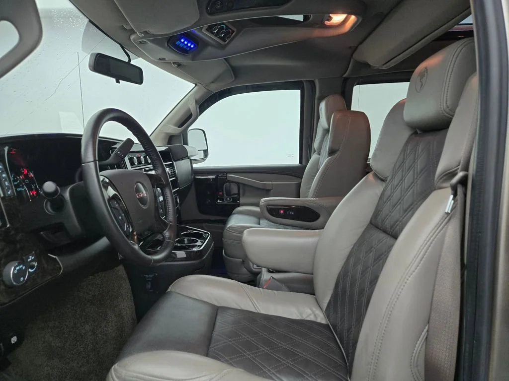 2023 GMC Savana Cargo Work Van - Photo 16
