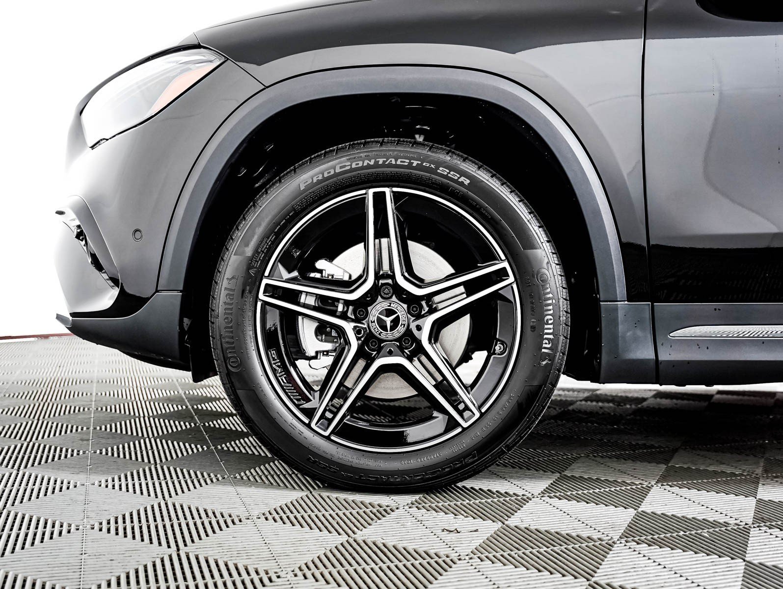 New 2026 Night Black Mercedes-Benz GLA 250 image 4