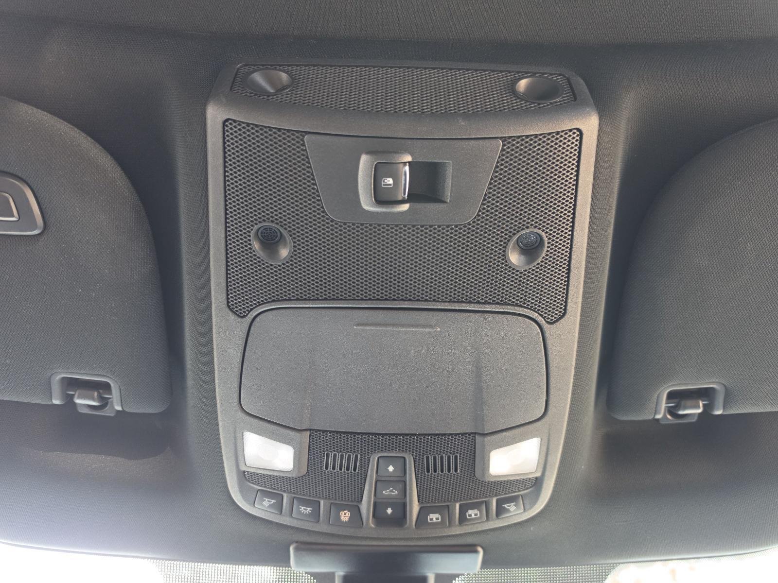 Used 2016 White Platinum Metallic Tri-Coat Ford Limited image 36