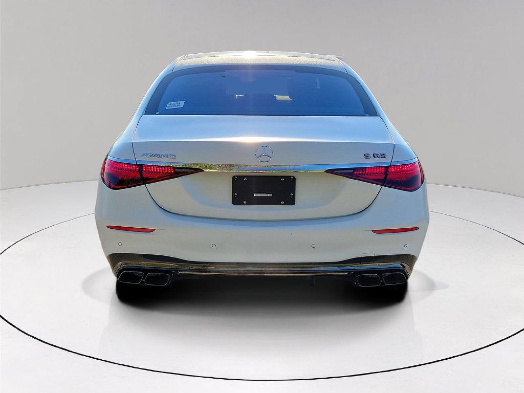 New 2026 MANUFAKTUR Moonlight White Magno Mercedes-Benz AMG® S 63 E 4MATIC® Sedan image 5