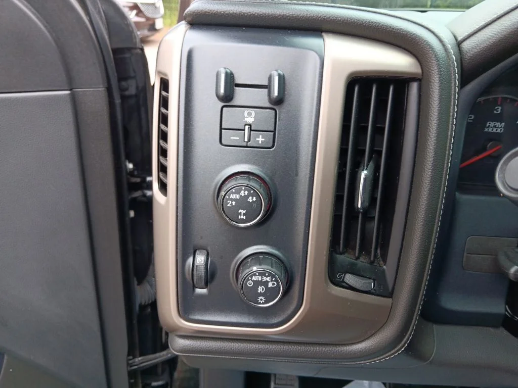 Used 2016 Onyx Black GMC Denali image 24