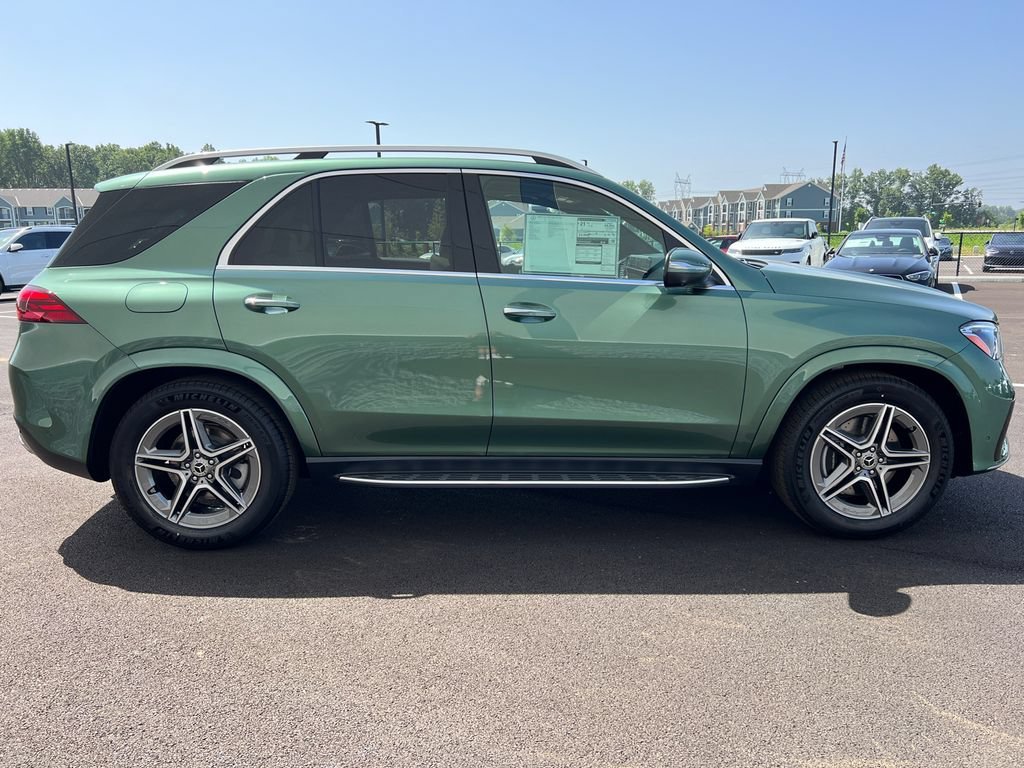 New 2026 MANUFAKTUR Ireland Mid Green Metallic Mercedes-Benz GLE 450 image 47