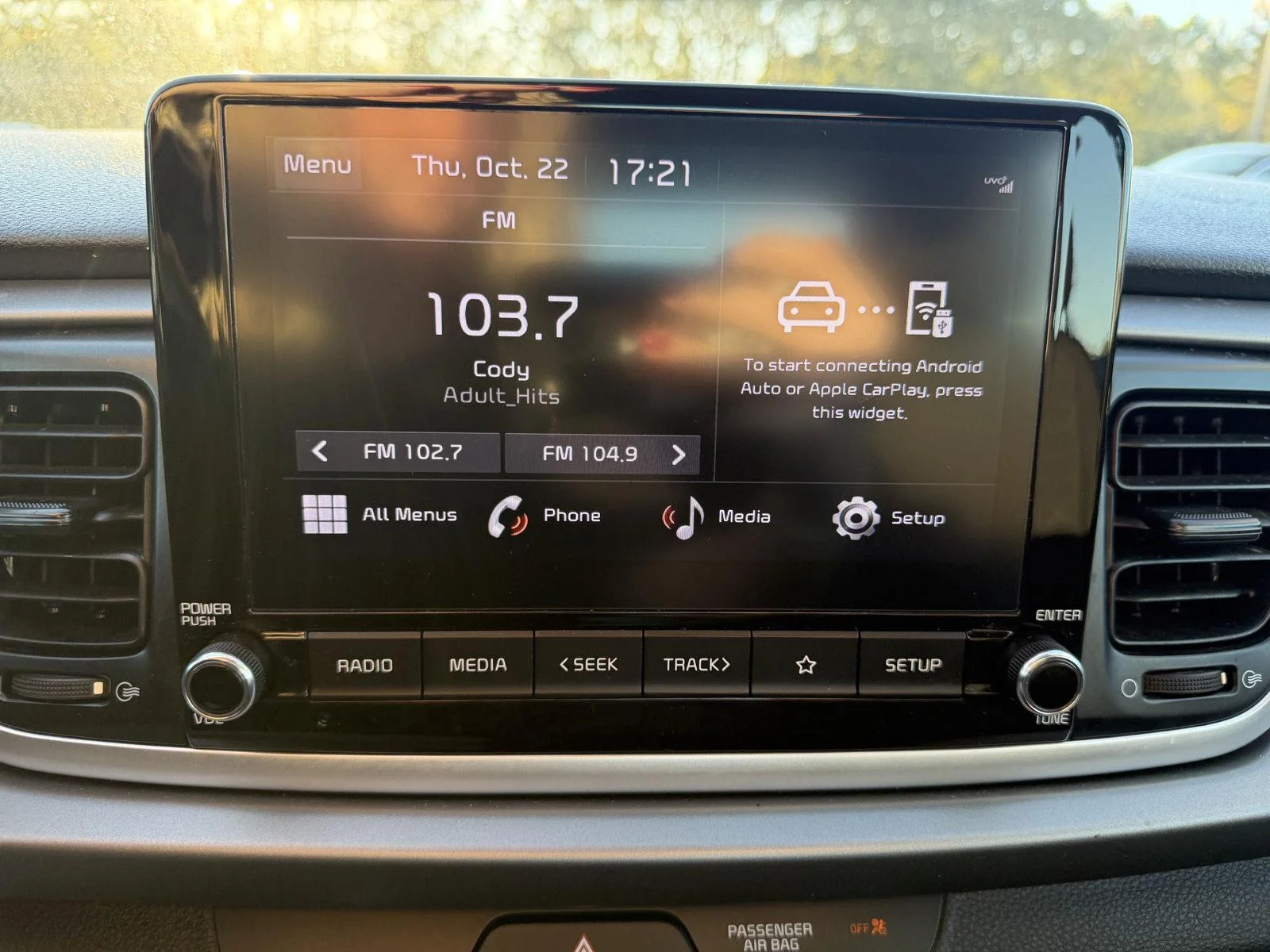 Used 2022 Clear White Kia S image 12